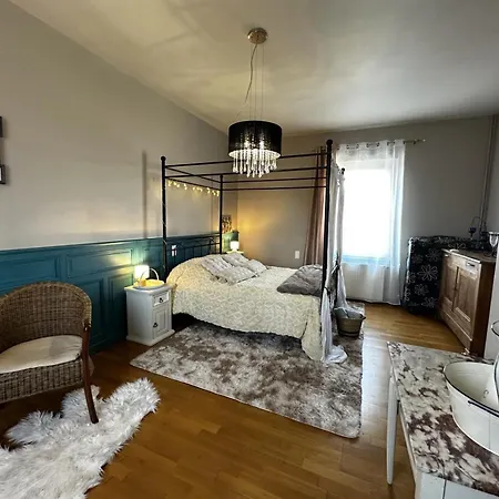 Maison Urbaine, Climatisation, Animaux Ok - 6 Pers. - Fr-1-489-631 * Moulins (Allier)
